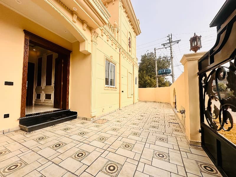 House In State Life Society Lahore Near DHA Ph 4 5