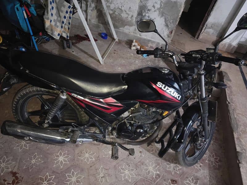 Suzuki GR 150 CC 4