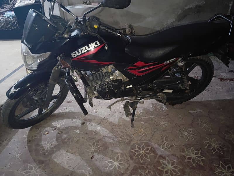 Suzuki GR 150 CC 6