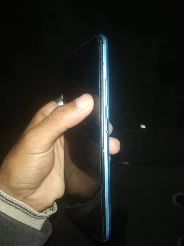 realme c21y 4/64 all ok no any fault 10 by 9 only mobile 1