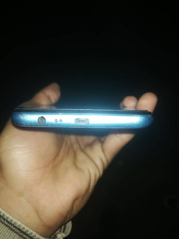 realme c21y 4/64 all ok no any fault 10 by 9 only mobile 3