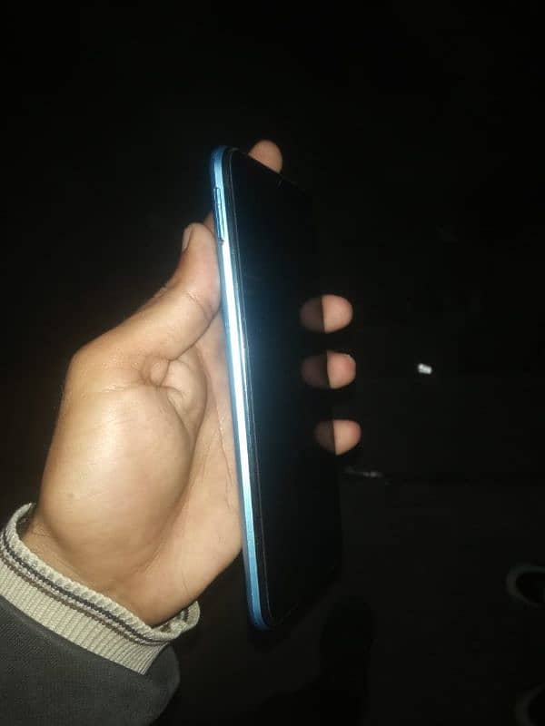 realme c21y 4/64 all ok no any fault 10 by 9 only mobile 4