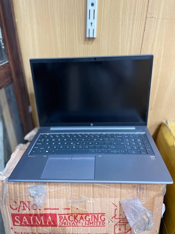 HP ZBook Firefly 15 G7 Mobile Workstation  Core i7 10810u 1