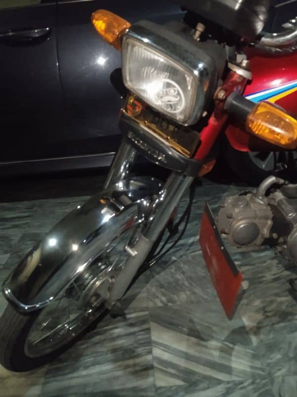 Honda 70 2019 golden number 2