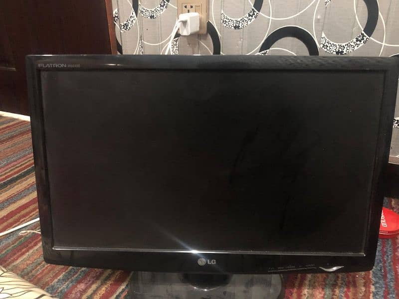 24 Inch LG LCD 1