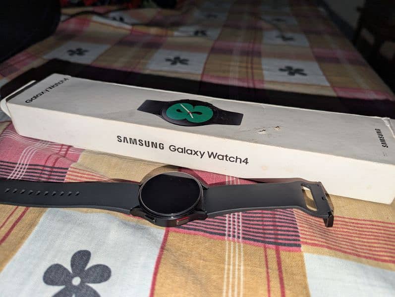 Samsung Galaxy watch 4 (No Exchange] 3