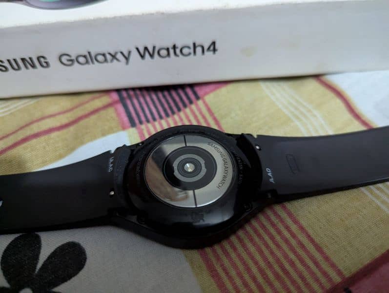 Samsung Galaxy watch 4 (No Exchange] 5