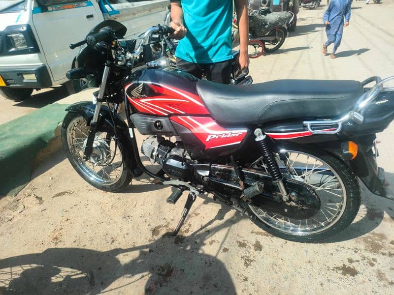 Honda pridor 100 cc 1