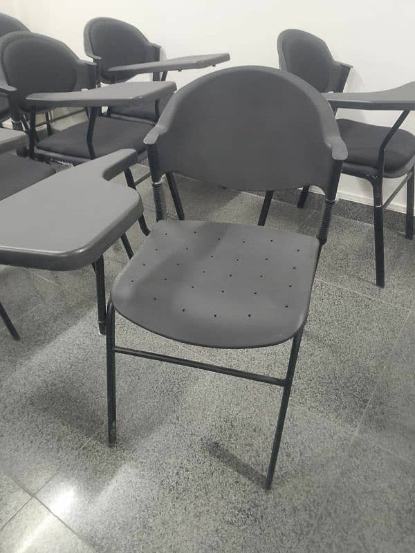 400chairs ,available condition 10/10 2