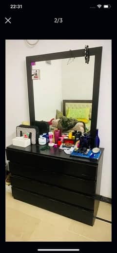 Dressing Table With 3 Drawer and Attach Mirror