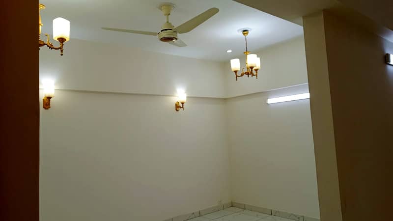 BRAND NEW 3 BED-DD FLAT AVAILABLE FOR RENT IN BOUNDARY WALL PROJECT KINGS PRESIDENCY NEAR MUNAWAR CHOWRANGI GULISTAN-E-JAUHAR 4