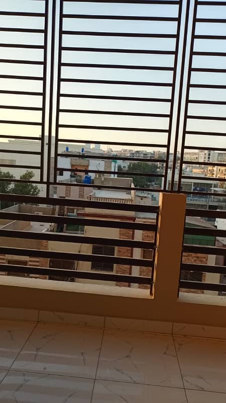 BRAND NEW 3 BED-DD FLAT AVAILABLE FOR RENT IN BOUNDARY WALL PROJECT KINGS PRESIDENCY NEAR MUNAWAR CHOWRANGI GULISTAN-E-JAUHAR 11