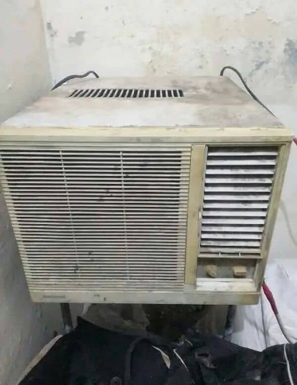 Split Ac 1. Window Ac. 0.75 tan 8