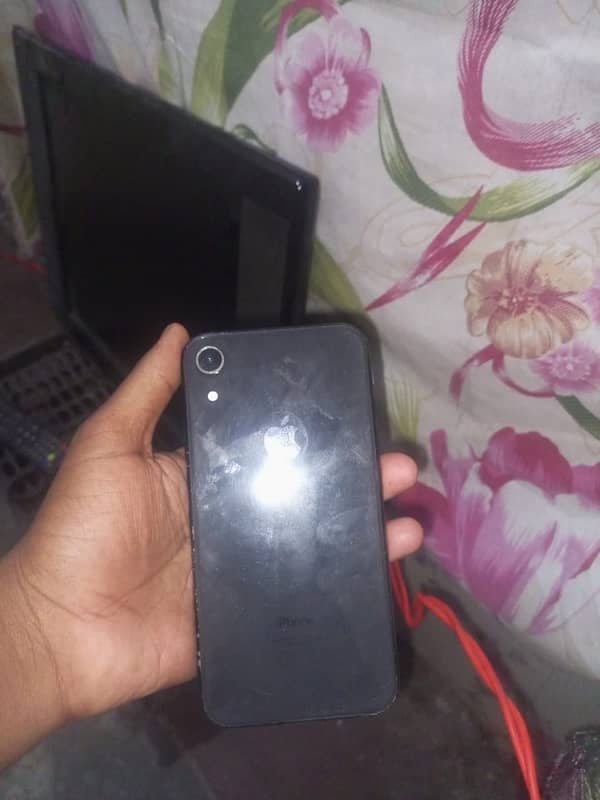 iPhone XR 64gb factory unlock 7