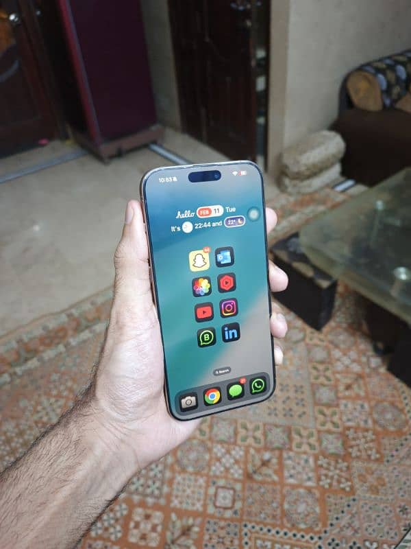 iPhone 16 Pro Max JV 4