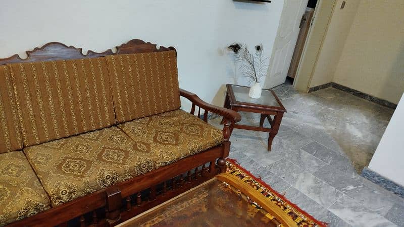 5 seater sheesham sofa in excellent condition 2