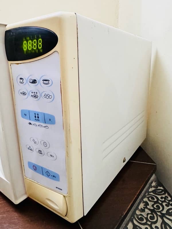 SAMSUNG Microwave Oven 4