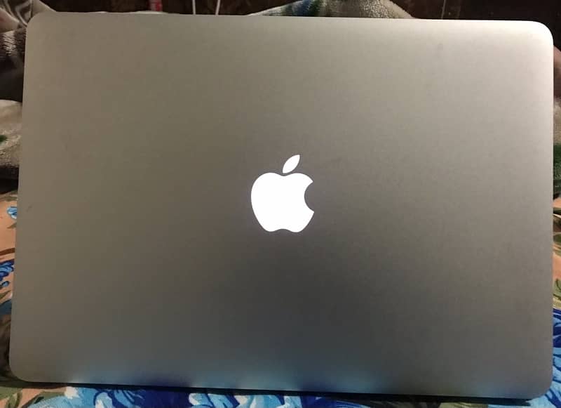 Apple MacBook Air 2017 0