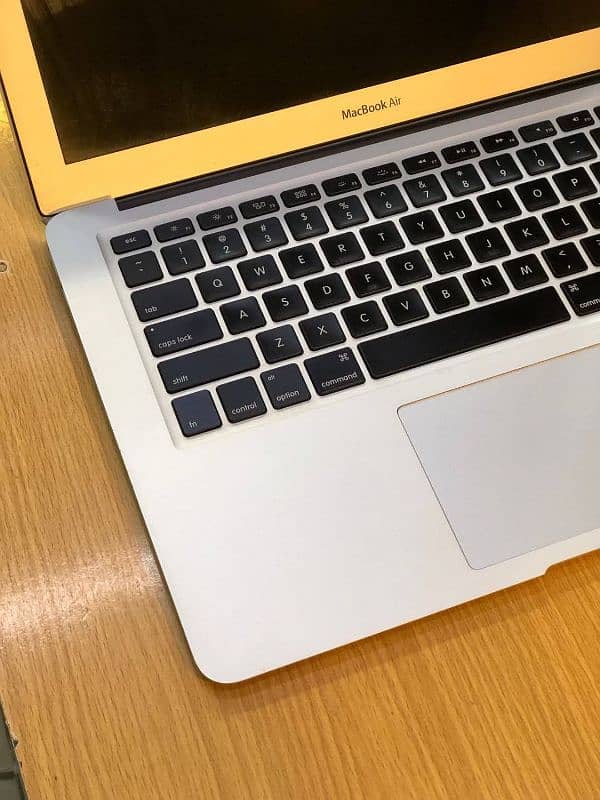 MACBOOK AIR 2017 3