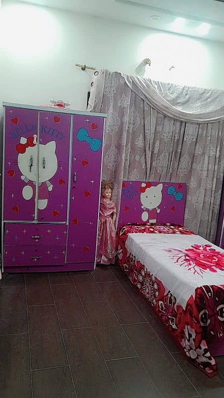 Used Hello Kitty Kids Bed Set 1