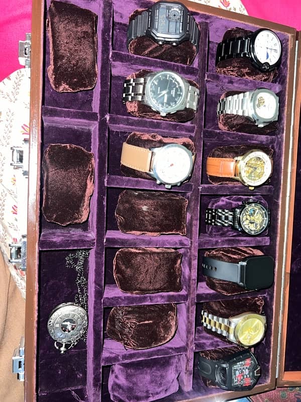 WODDEN WATCH BOX FOR COLLECTION OF WATCHES 2