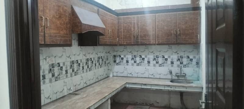 Prime Location Upper Portion For rent Situated In Gulberg 17