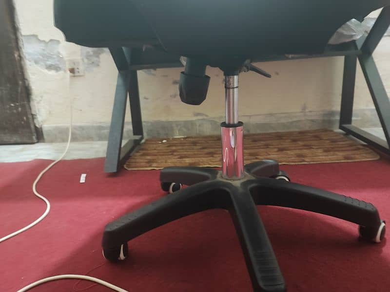 Computer Chair with head rest 360 rotation For Sale 3