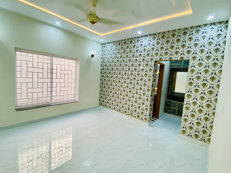 10 Marla Brand New house For Rent In Park View City Lahore. 0