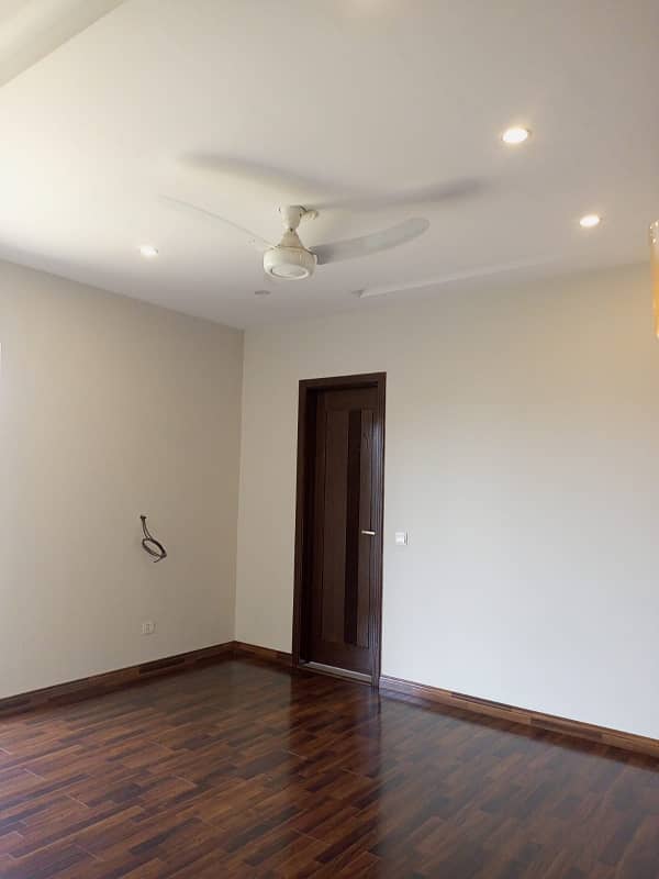 10 Marla Brand New Lower Portion For Rent In Park View City Lahore. 7