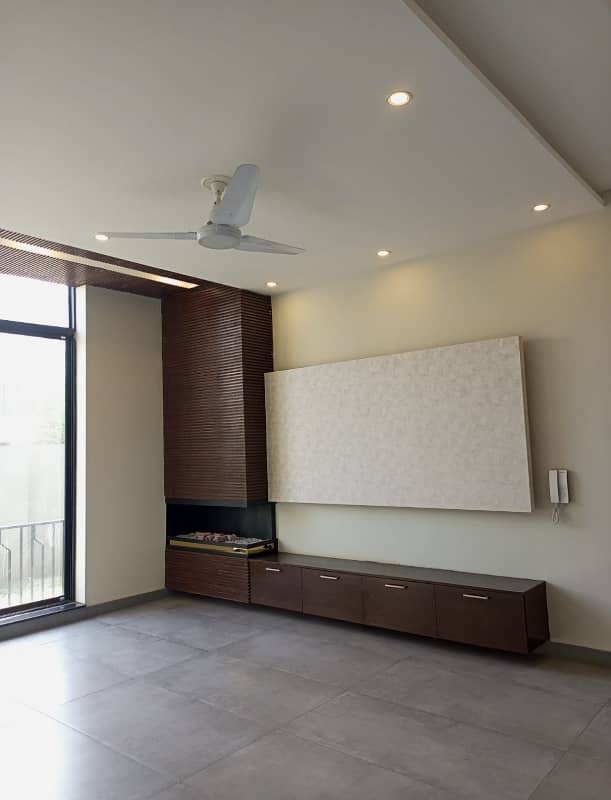 10 Marla Brand New Lower Portion For Rent In Park View City Lahore. 9