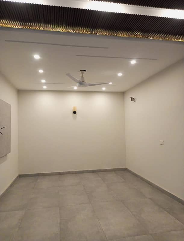 10 Marla Beautifully Designed Upper Portion For Rent In Park View City Lahore. 5