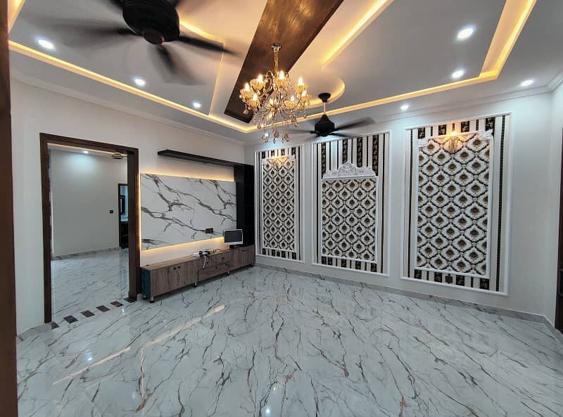 5 Marla Beautifully designed house For Rent In Park View City Lahore. 3