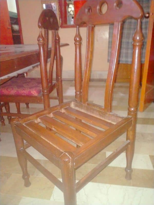 Dining table for urgent sale 0