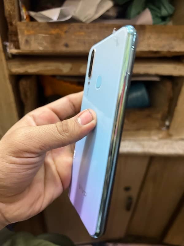 Vivo y17 ram 4+128 ph03082578336 with box 2