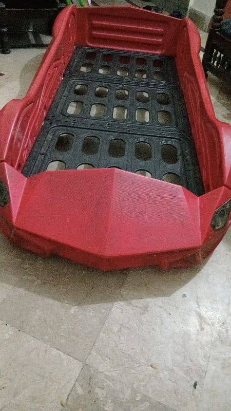 car bed made of fibre plastic 2