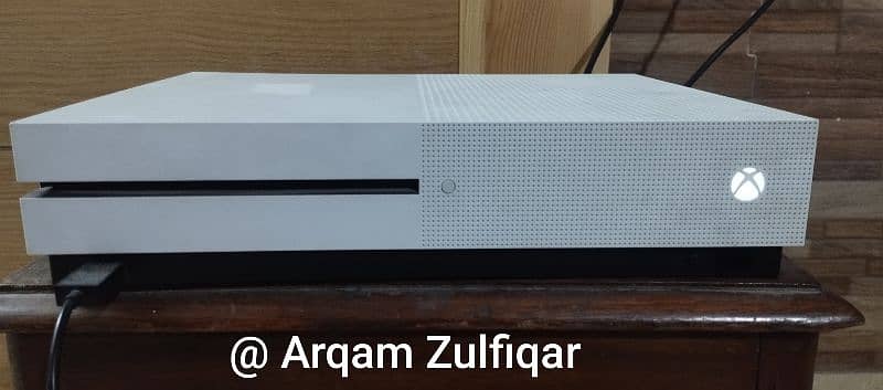 Xbox One S 1TB with Box-- 2 controllers -- 15 new games installed 0