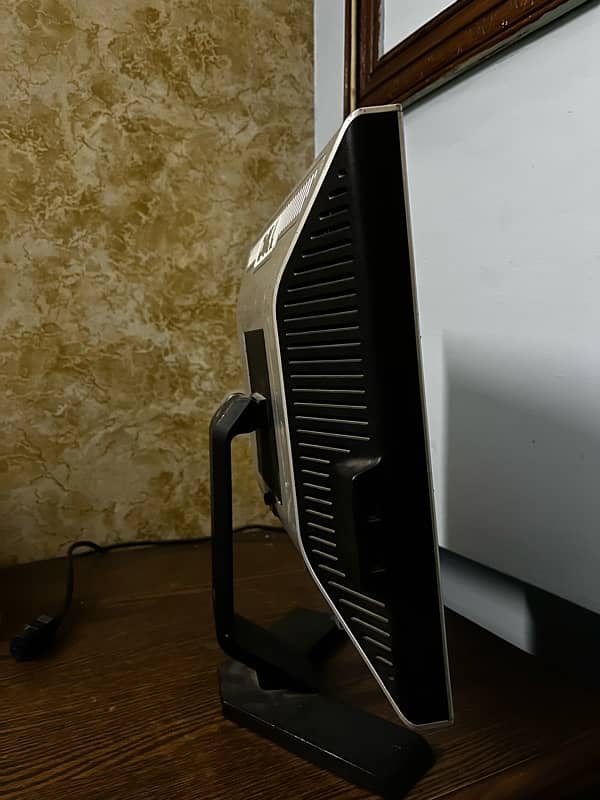 Dell 17 inch monitor 2