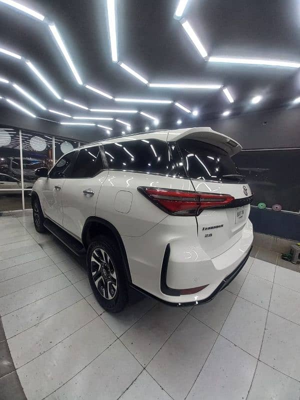 Toyota Fortuner Legender 2022 10