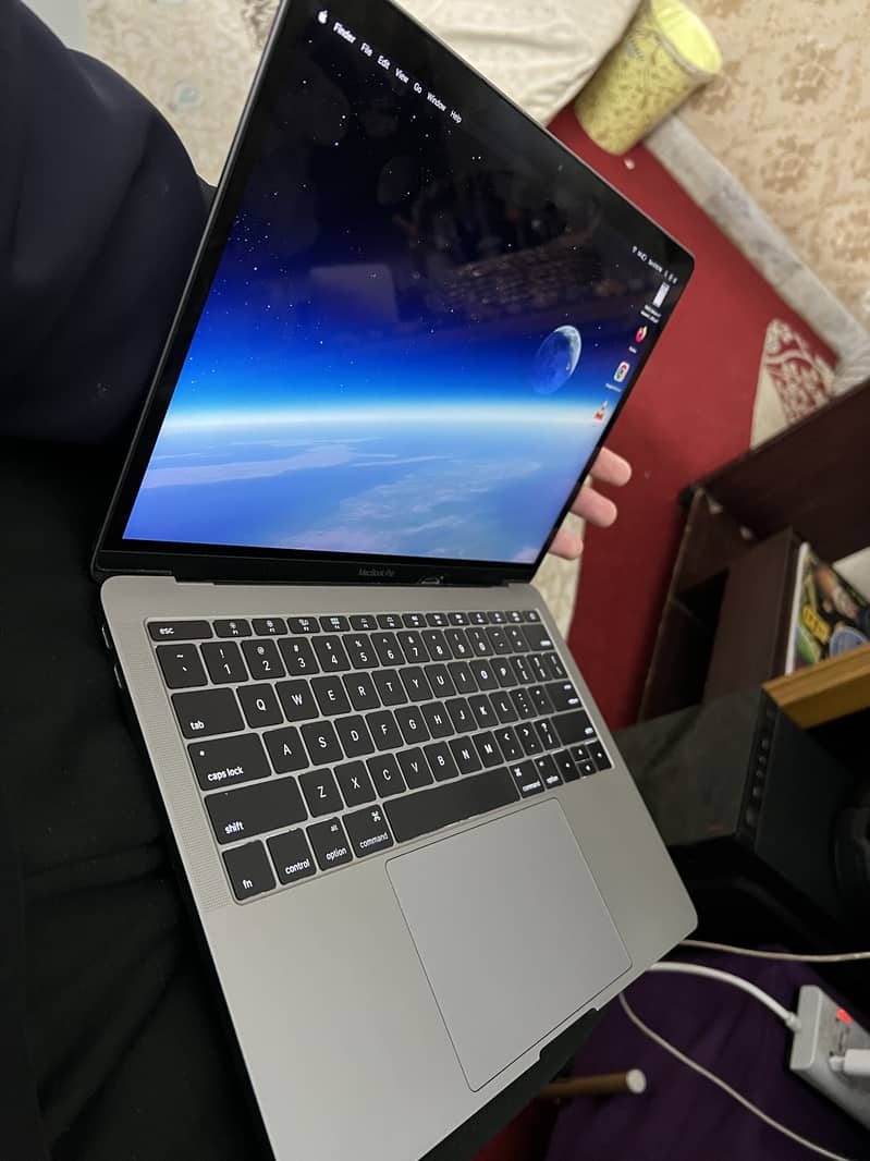 Apple Macbook Pro 2016 (Late Model) Thunderbolt Macbook Pro 3