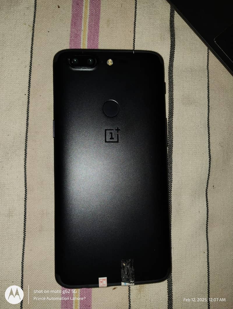 One Plus 5T 8GB/128GB 7