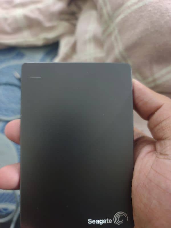 1 TB SEAGATE EXTERNAL HARD DRIVE 0