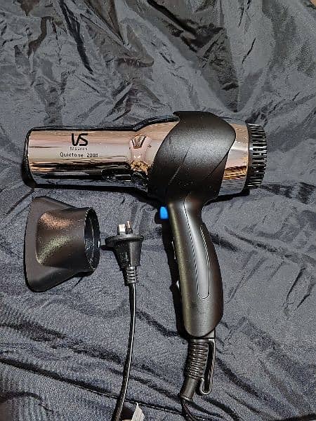 Hair Dryer by "Vidal Sassoon" London Brand. 1