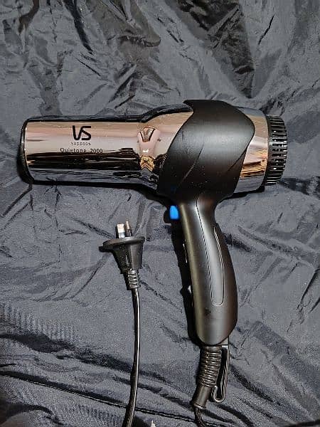 Hair Dryer by "Vidal Sassoon" London Brand. 3