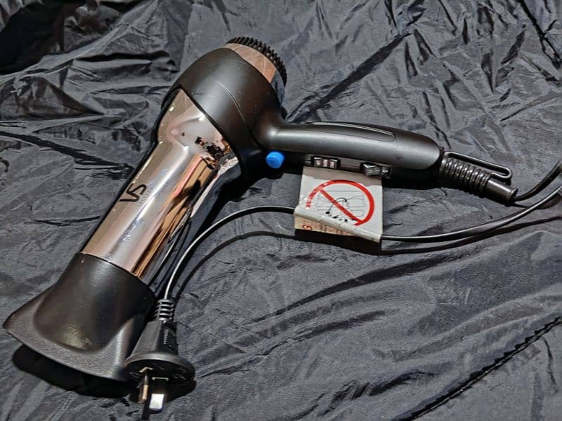 Hair Dryer by "Vidal Sassoon" London Brand. 4