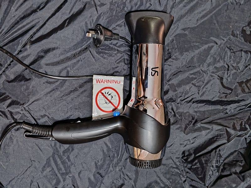 Hair Dryer by "Vidal Sassoon" London Brand. 6