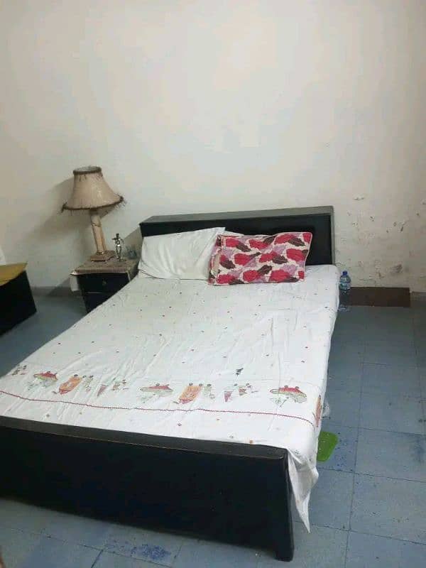 Furnish room available in G10/1 for male only 2