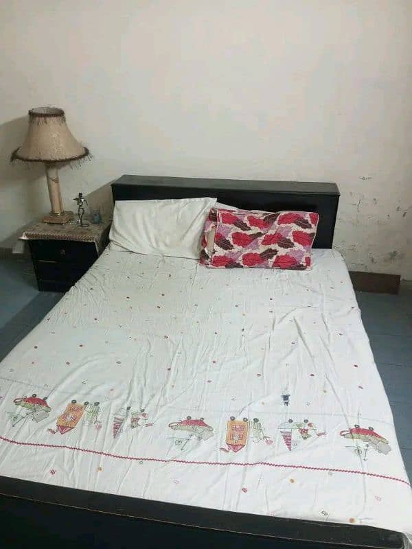 Furnish room available in G10/1 for male only 5