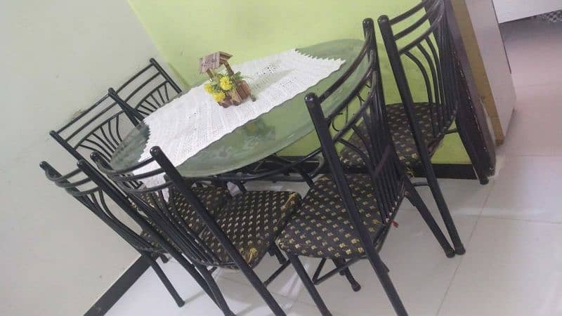 Dining table + 6 chairs 0