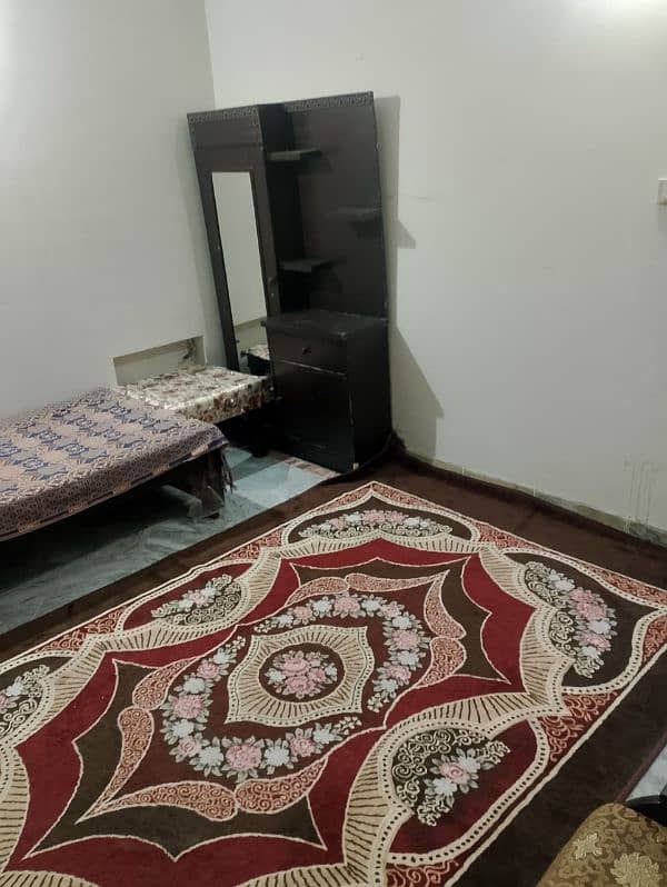 Furnish room available in G11/3 for ladies only 3