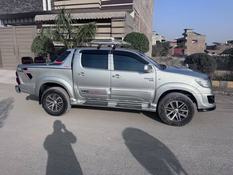 Toyota Hilux 2010 invincible 2